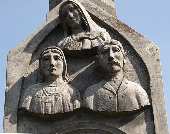 Borkowice - cmentarz - detal rzeźbiarski 