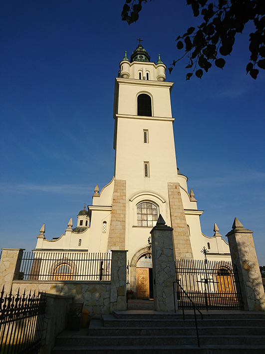 Klwów - kościół parafialny pw. św. Macieja Apostoła
