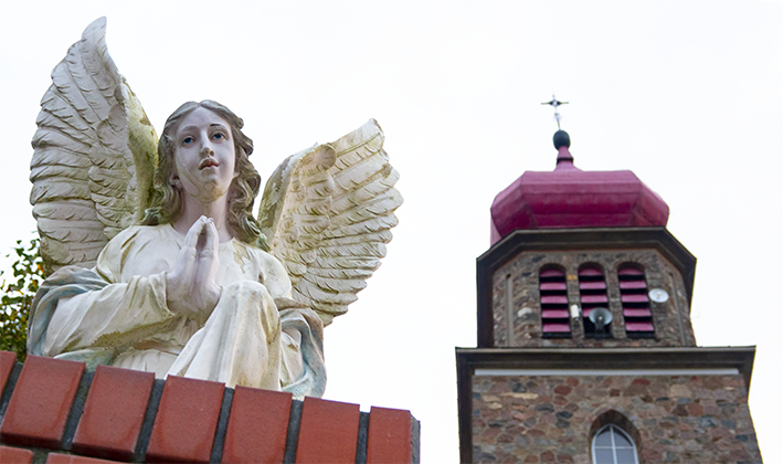 Jarosławice - kościół parafialny pw. Wniebowzięcia Najświętszej Marii Panny 