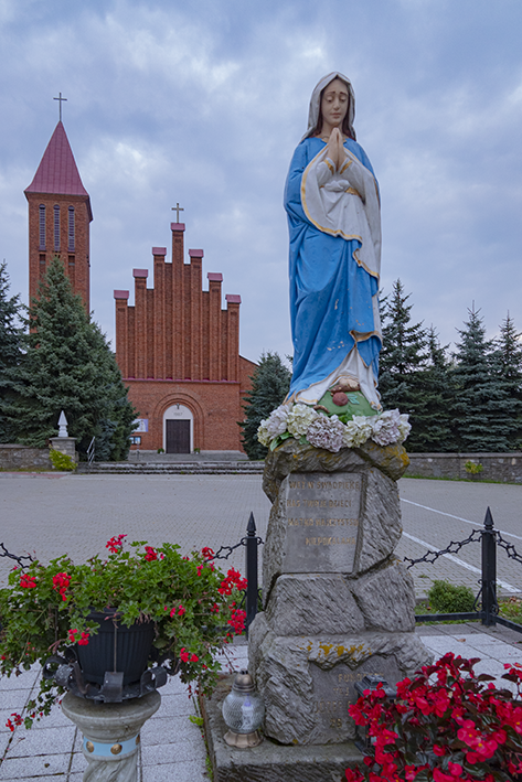 Wolanów - kościół parafialny pw. św. Doroty - powiat radomski