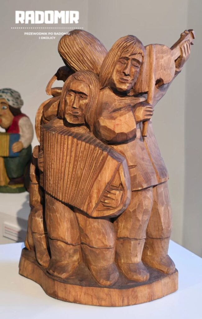 Wystawa czasowa
Zdjęcie. Rzeźba drewniana „Na kolbergowską nutę.
Motywy muzyczne w sztuce ludowej”
Muzeum im. Oskara Kolberga w Przysusze